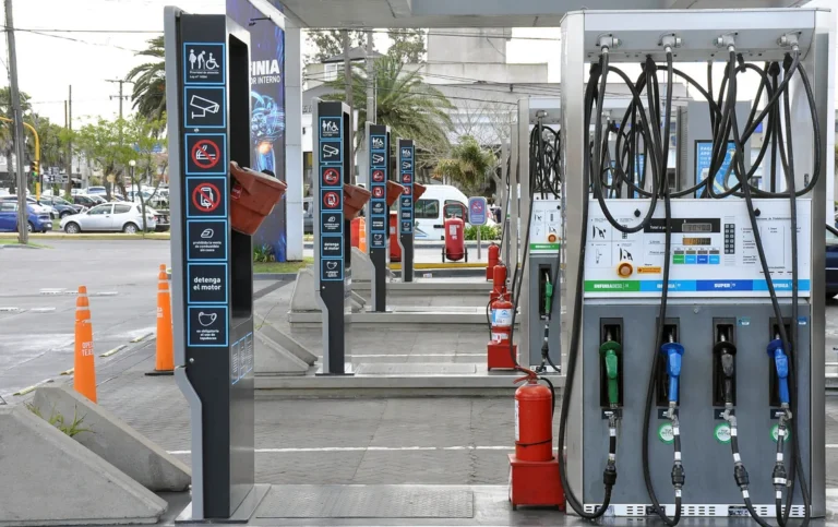 El 2025 comenzará con otro aumento en los combustibles