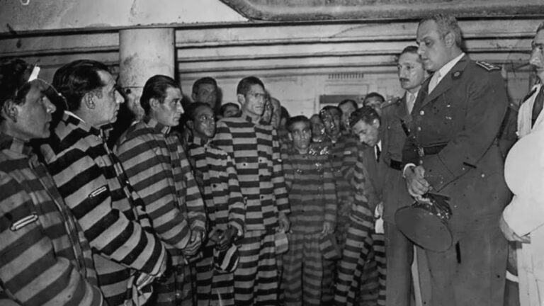 Presos con uniformes: del traje a rayas al naranja liso, una historia polémica de más de un siglo