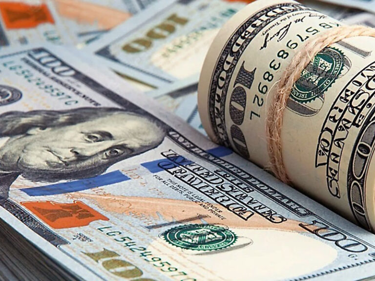 El dólar blue logró quebrar la tendencia alcista con una baja de $30: cerró a $1.175