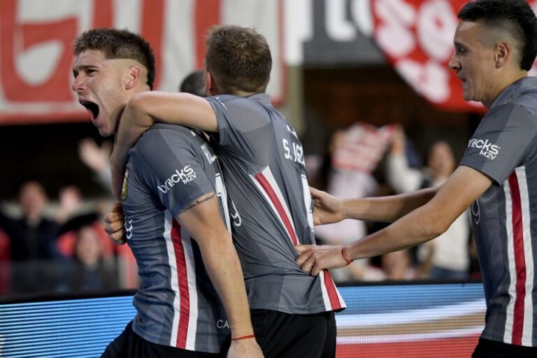 Estudiantes pretende la vuelta de Benjamín Rollheiser desde Benfica