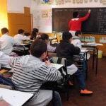 304754-los-maestros-que-no-faltaron-cobran-la-asistencia-perfecta