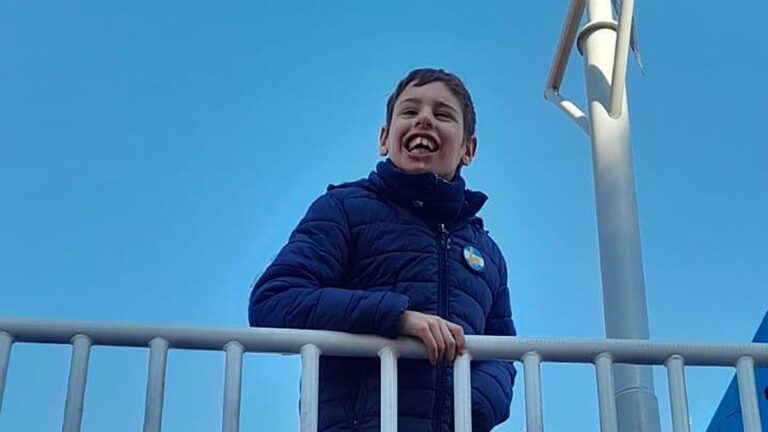 Una esperanza para Bauti: la cruzada de una familia por el tratamiento que podría cambiarlo todo
