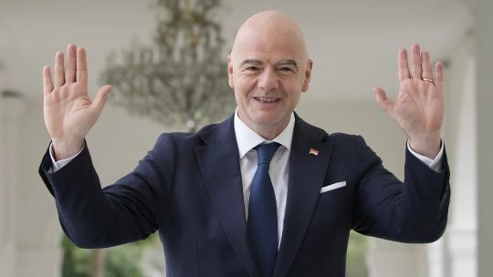 El presidente de la FIFA se rindió ante los hinchas argentinos: «Fue fenomenal»