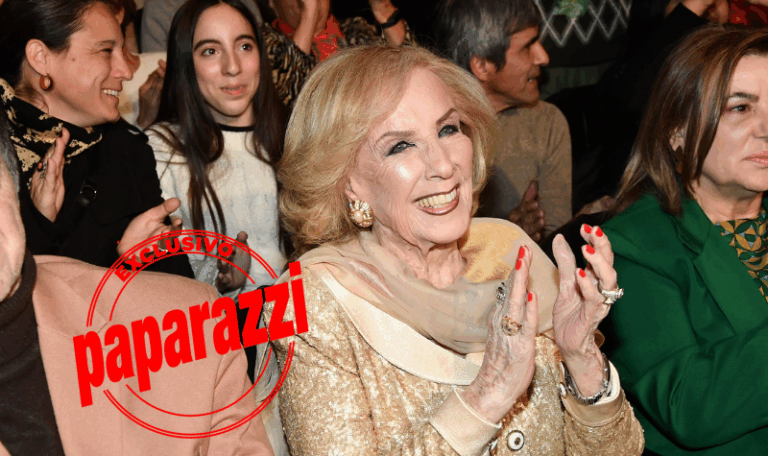 Exclusivo! Todas las fotos de Mirtha Legrand en la función de la obra de Moria Casán