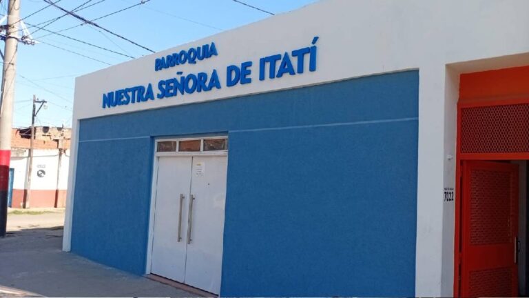 La parroquia de barrio Las Flores sufrió un incendio y apela a la solidaridad para funcionar a pleno
