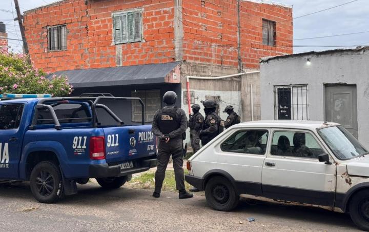70 allanamientos simultáneos con 39 detenidos en Rosario