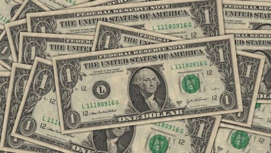 A cuánto cerró el dólar blue hoy viernes 16 de enero del 2026