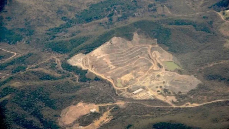 La Justicia clausuró una empresa minera y ordenó que se retire del Valle Traslasierra