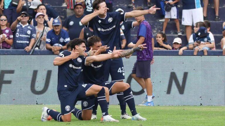Newell’s lo dejó libre y ahora encontró su lugar en el mundo: es uno de los goleadores del Apertura
