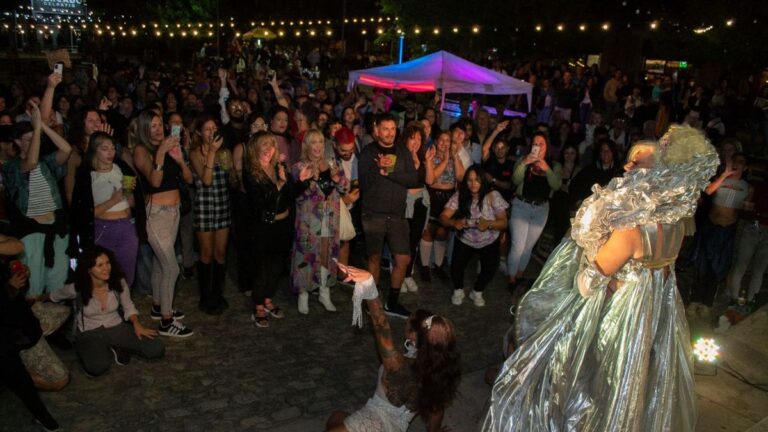 Llega el Carnaval Travesti al Mercado del Patio, con entrada gratuita