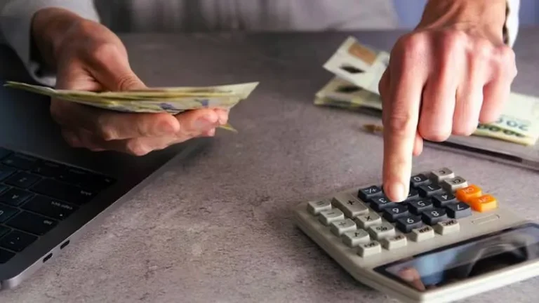 Uno por uno, los aumentos que llegan en marzo: colegios, transporte, telefonía, gas, agua y más