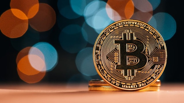 Récord de búsquedas de «Bitcoin yendo a cero» en Google muestra el pánico en el mundo cripto