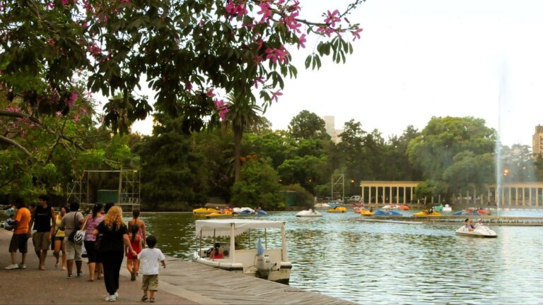 Parque Independencia: veredas nuevas, recambio del muelle del Laguito y un nuevo cartel de Rosario