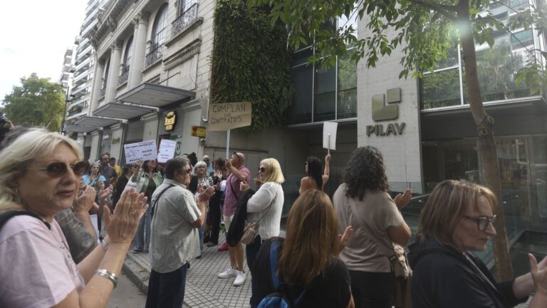 Ahorristas de la constructora Bauen Pilay exigen el cumplimiento de sus contratos