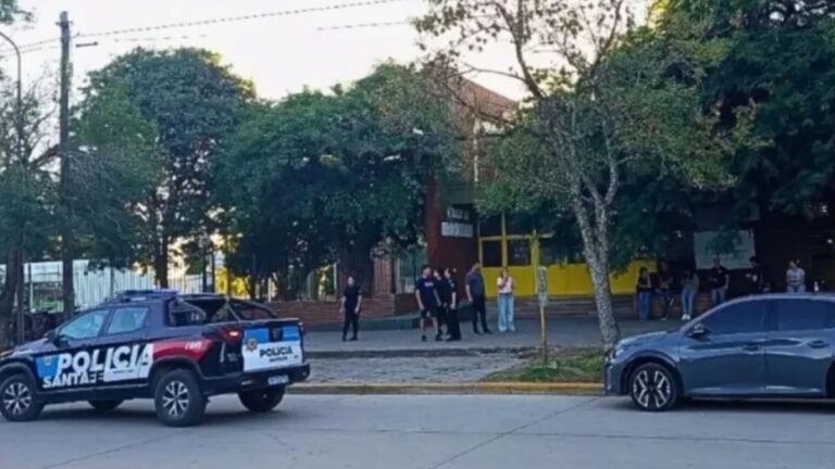 Fachada de la Escuela Nº 40 en San Cristóbal, Santa Fe, donde ocurrió el ataque.