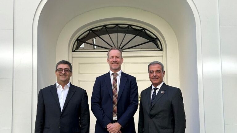 Embajadores de Noruega y Suiza durante la presentación del acuerdo Mercosur-EFTA