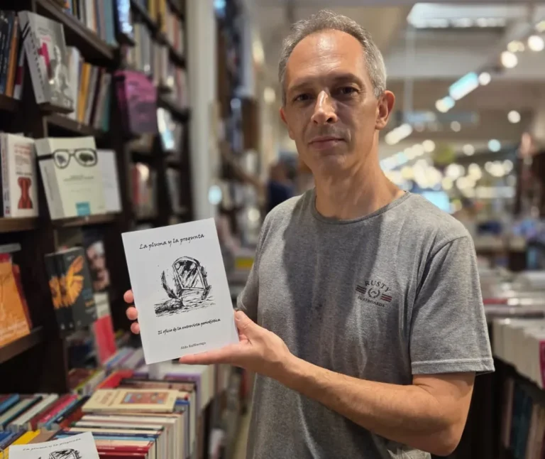 Portada del libro La pluma y la pregunta de Aldo Ruffinengo