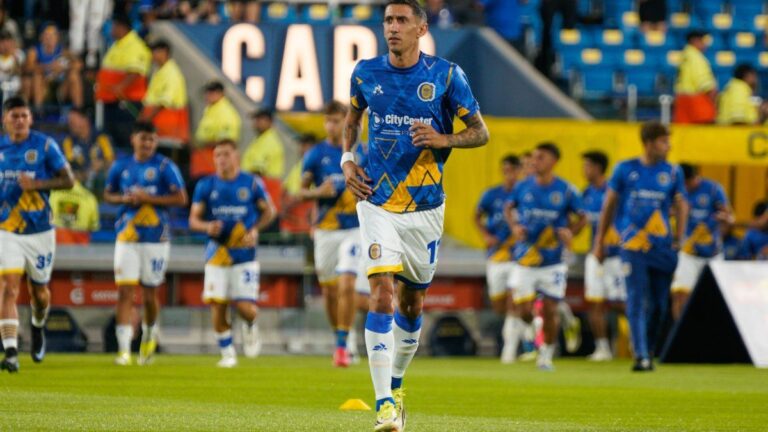 Ángel Di María entrenando con Rosario Central en el predio de Arroyo Seco