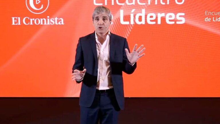 Gráfico de tasas de interés y símbolos de economía representando la política monetaria.