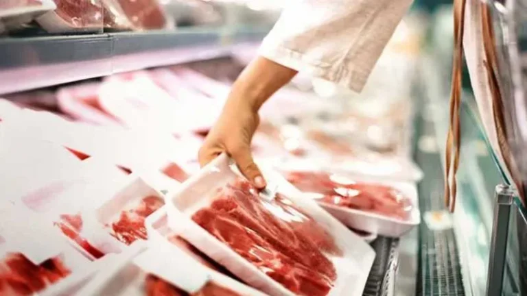Gráfico comparativo de precios de cortes de carne en carnicerías y supermercados