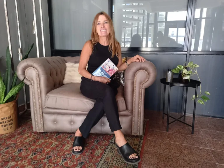 Carolina López, autora santafesina, presenta su libro de cuentos 