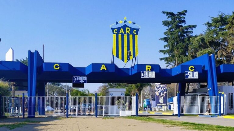 Escudo de Rosario Central en el estadio Gigante de Arroyito