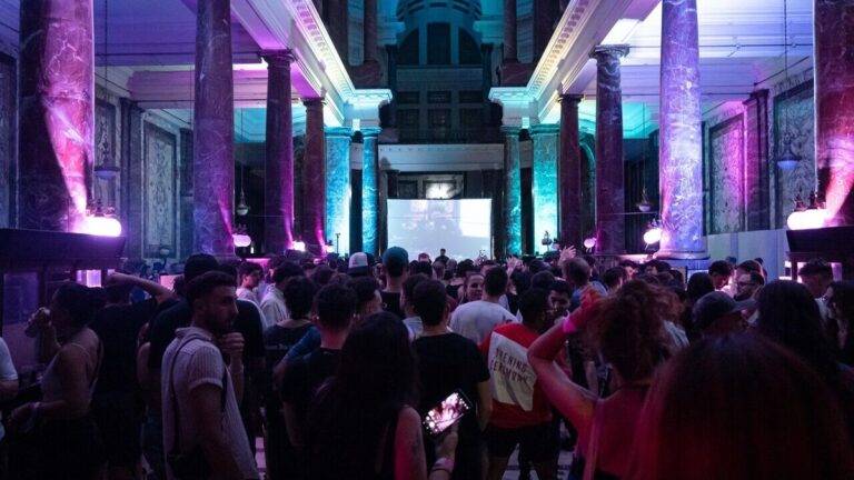 Fachada del Espacio Cultural Universitario (ECU) en peatonal San Martín, Rosario
