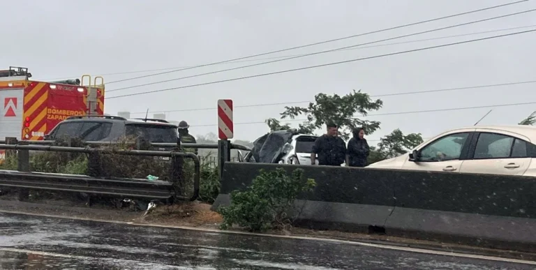 Operativo de tránsito e investigación en la Ruta Nacional 168, Santa Fe, tras el accidente.