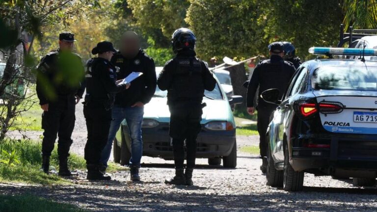 Notificación de intimación de pago por falsa amenaza a escuela en Santa Fe
