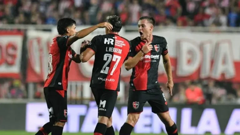 Camiseta de Newell's Old Boys utilizada en el partido frente a Unión de Santa Fe