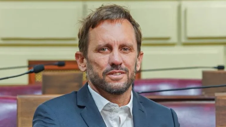 Sesión del Senado provincial de Santa Fe aprobando reforma del Código Procesal Laboral
