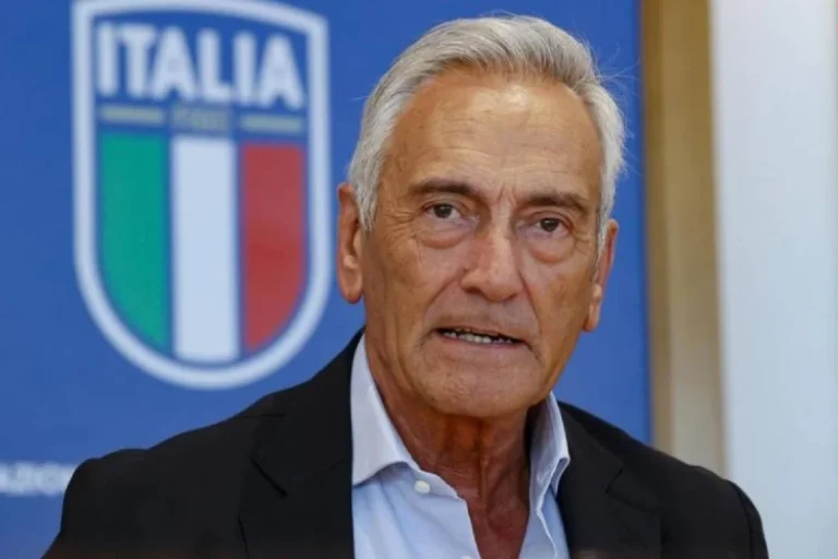 Gabriele Gravina, presidente de la Federación Italiana de Fútbol, durante una conferencia de prensa.