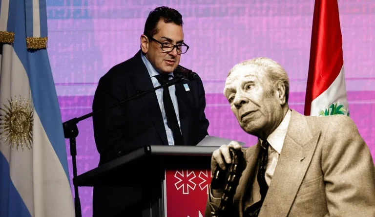 Feria Internacional del Libro de Buenos Aires con público en el auditorio