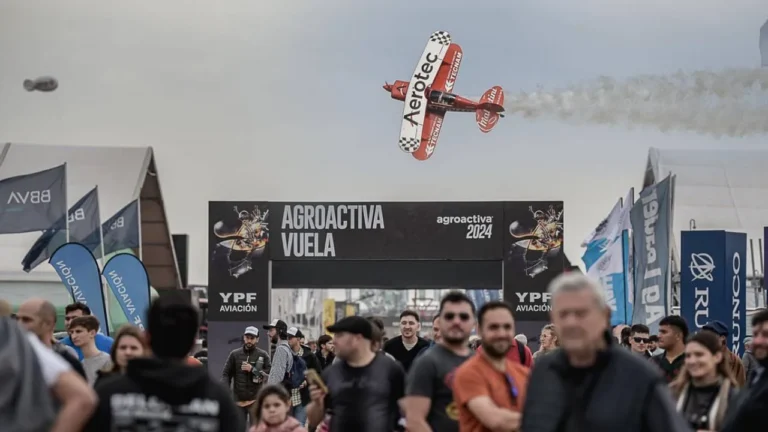 Pista de aterrizaje en AgroActiva Vuela con avión agrícola y balizamiento