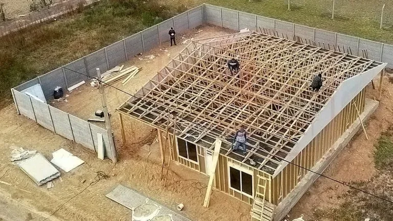 Allanamiento en Venado Tuerto por la causa Emprender Viviendas