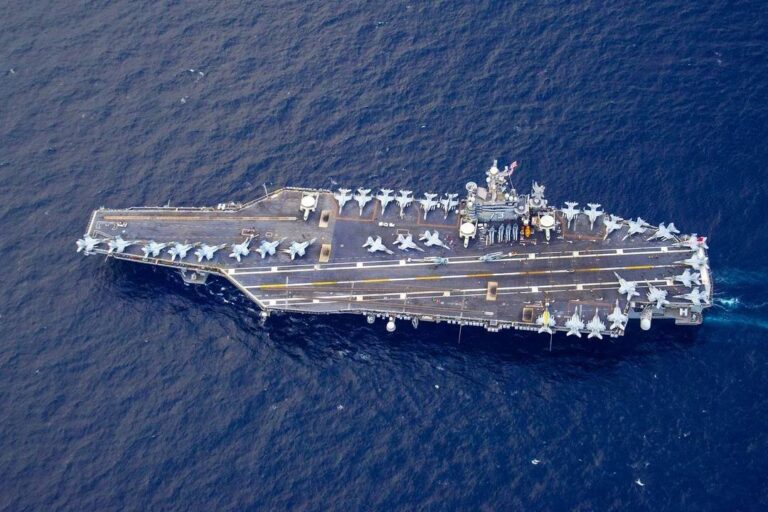 Firma del acuerdo entre la Armada Argentina y Estados Unidos