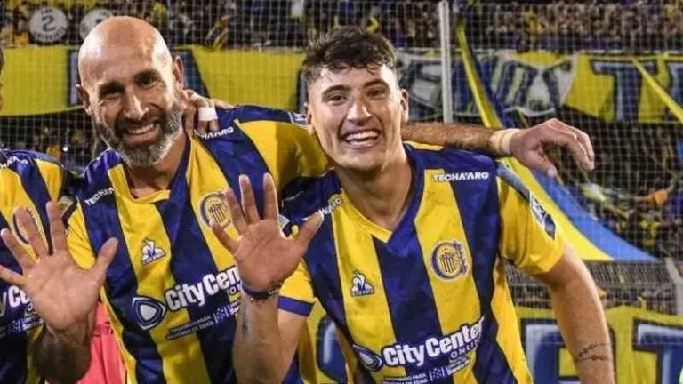 Jugadores de Rosario Central en el campo de juego