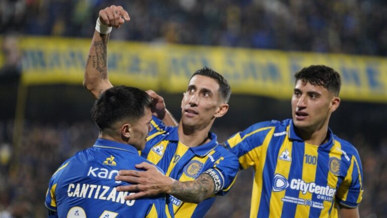 Jugadores de Rosario Central en un partido de Copa Libertadores