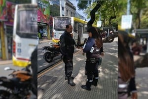 Ambulancia en la puerta del Hospital José María Cullen de Santa Fe