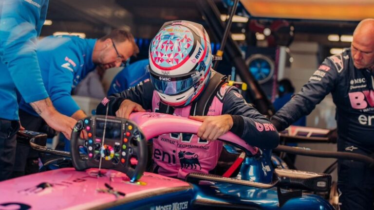 Franco Colapinto en el circuito de Miami con el auto de Alpine