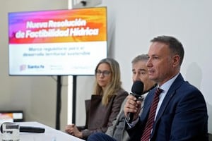 Presentación de la nueva resolución de factibilidades hídricas en Santa Fe con autoridades y representantes del sector privado
