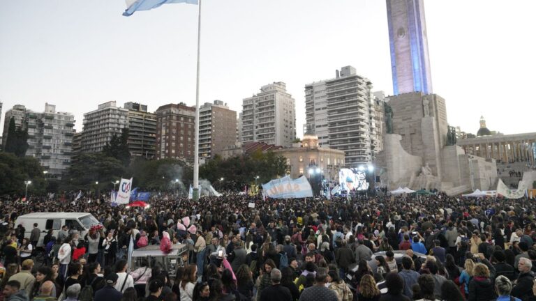 Javier Milei en su despacho presidencial