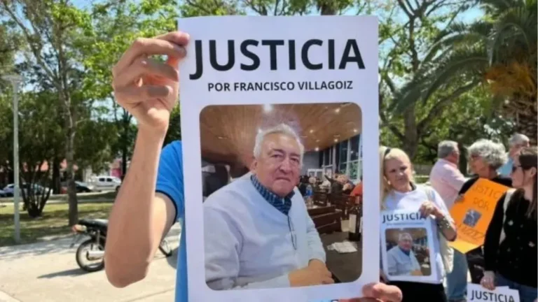 Policía de Investigaciones durante allanamiento en barrio Barranquitas por el crimen de Francisco Villagoiz