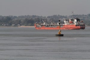 Embarcaciones en la Hidrovía Paraná-Paraguay