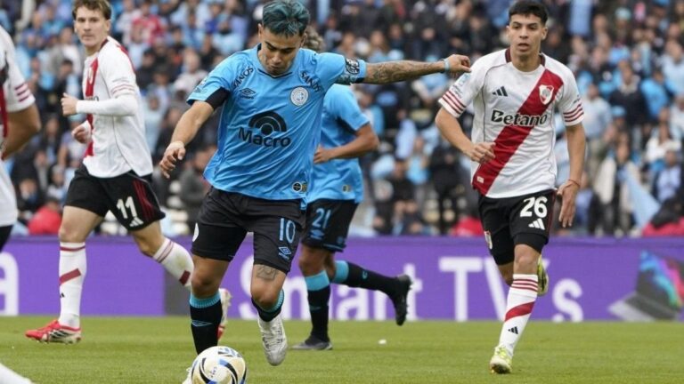 Estadio Mario Kempes lleno durante la final del Apertura entre River y Belgrano