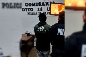 Efectivos policiales en San José del Rincón durante procedimiento de aprehensión