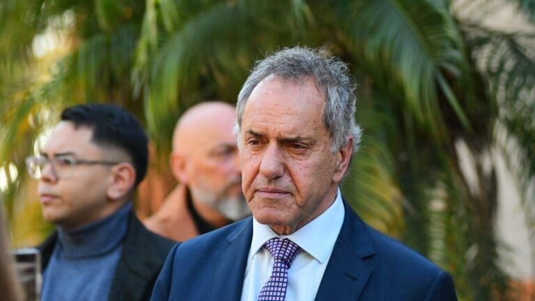 Daniel Scioli durante el XXI Foro Internacional de Comercio y Turismo 2026 en la Terminal Fluvial de Rosario