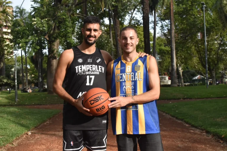 Partido de básquet entre Temperley y Rosario Central en la Liga Federal