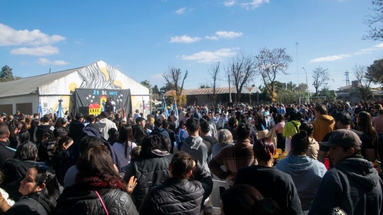 Acto oficial por el 25 de Mayo en Timbúes