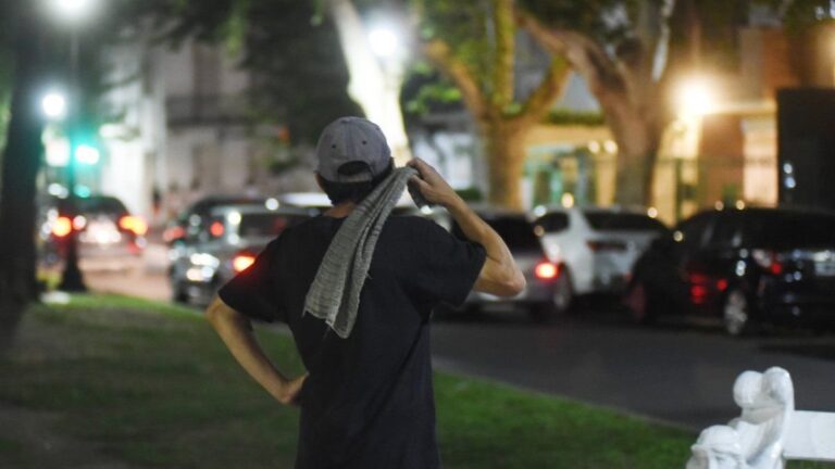 Reunión entre el Arzobispado de Rosario y cuidacoches en la ciudad